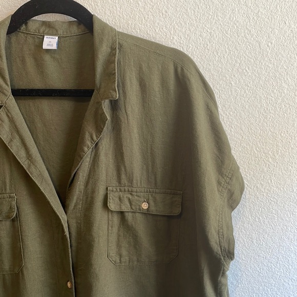 Old Navy Tops - Cap sleeve button down